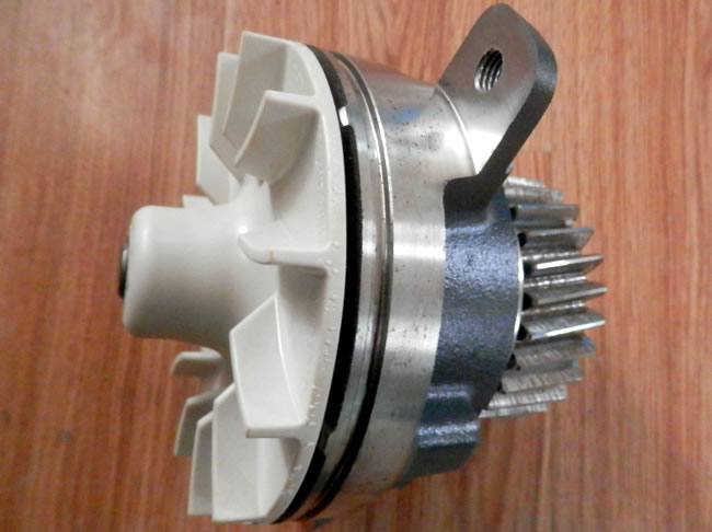 沃爾沃挖掘機(jī)配件水泵8170309